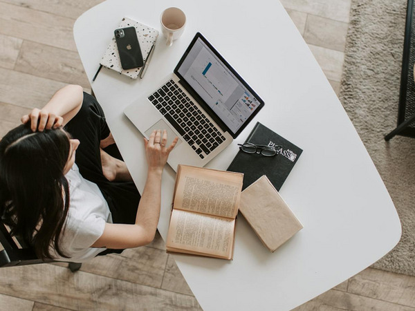 thumbnail of Comment Aménager Un Bureau À Domicile Pour Une Productivité Maximale